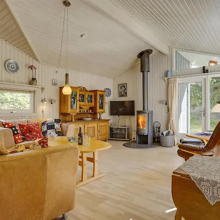 Holiday home Amai - 100m From The Sea In Ne Jutland By Interhome Hadsund