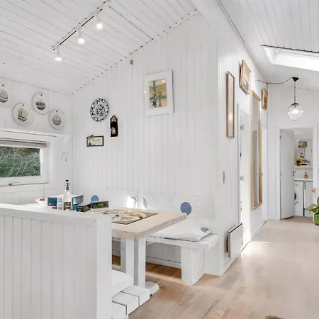 Amai - 100m From The Sea By Interhome